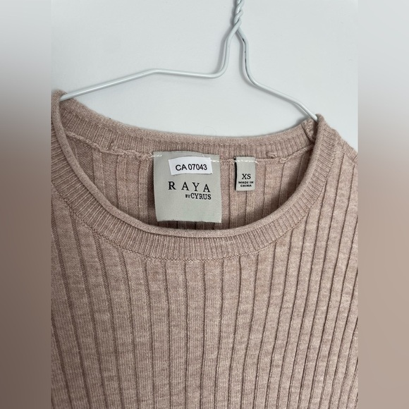 Beige Ribbed Knit Long-sleeve in Oatmeal Beige - Picture 8 of 10